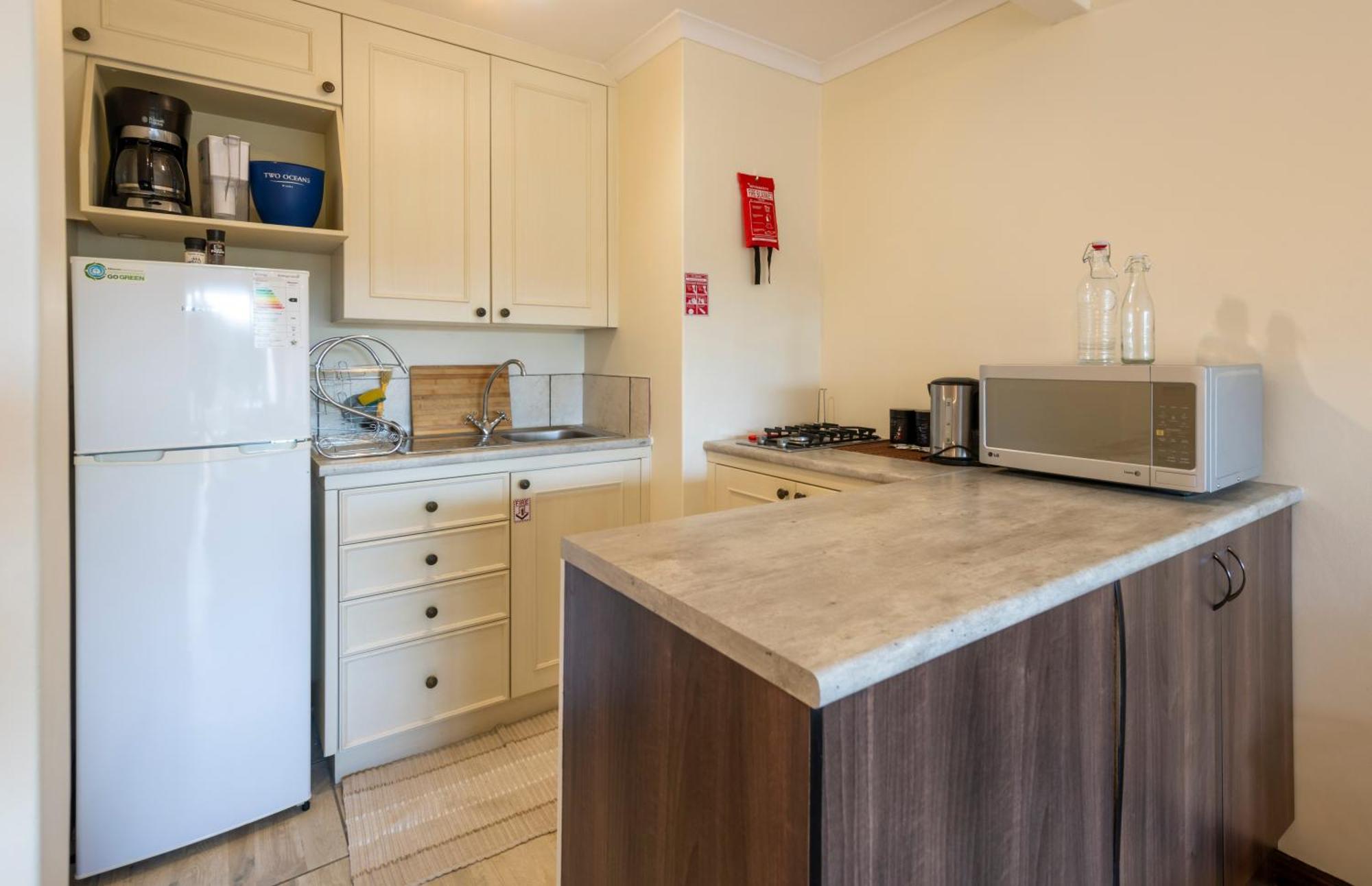 6 On Protea Bed & Breakfast Knysna Bilik gambar